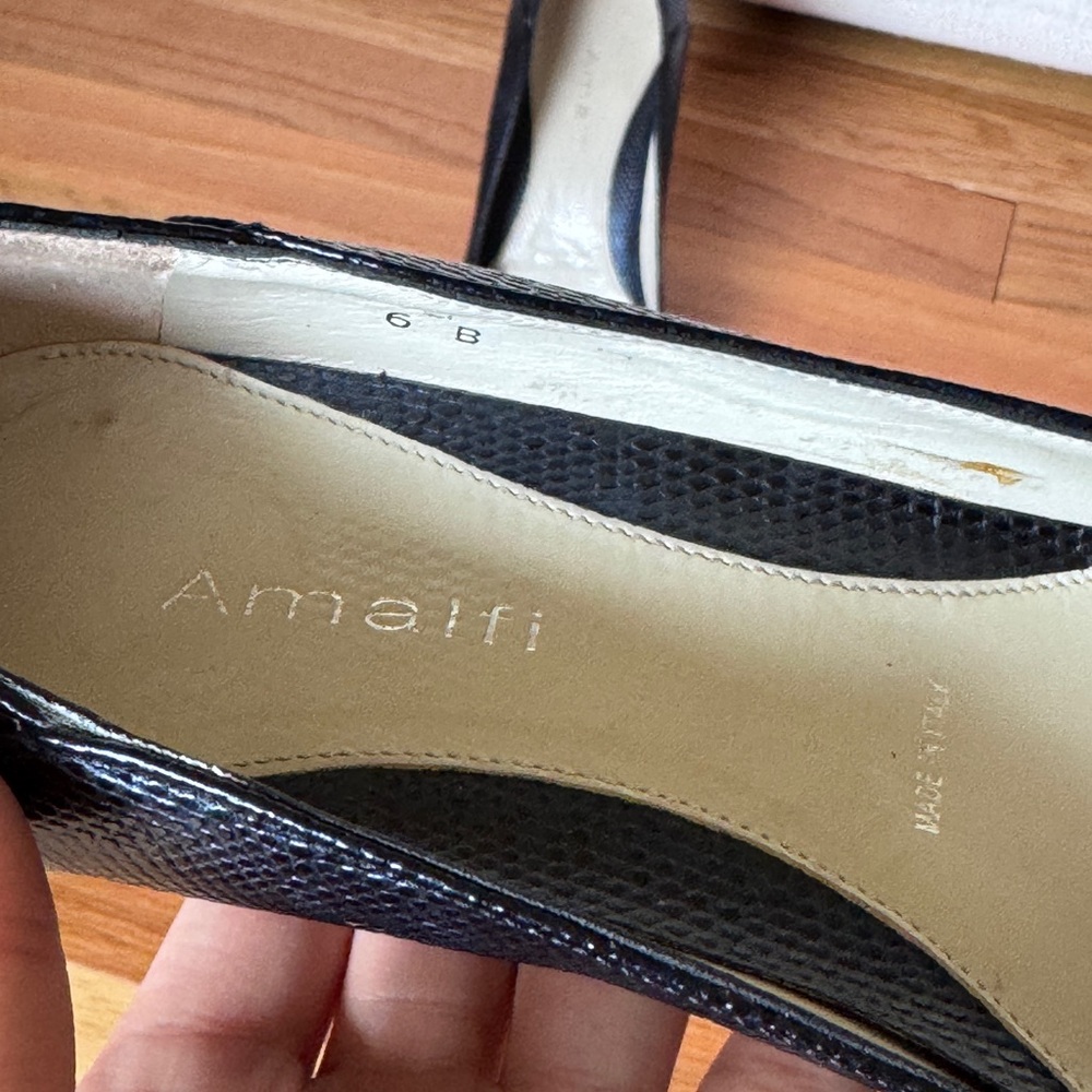 Amalfi Italy Leather heel Pumps with‎ bow details Size 6B - Picture 3 of 7